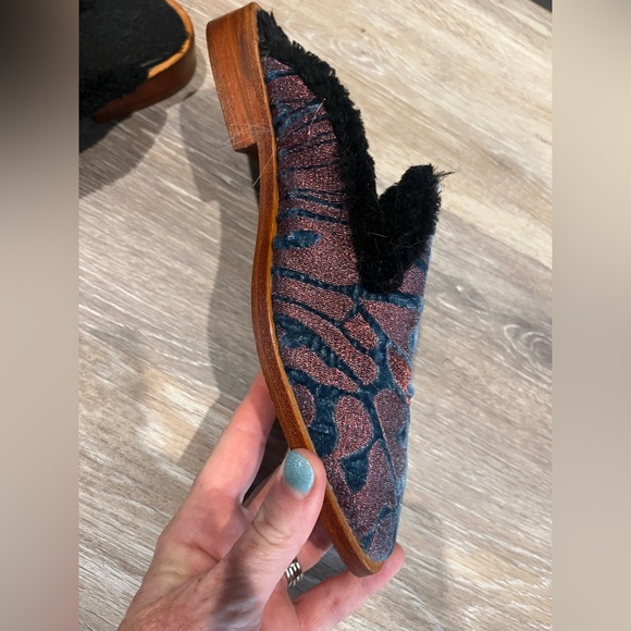 Free People Butterfly Effect Slip Mules/Slippers Wood Bottom Fur Lining Size 38 - Picture 6 of 15